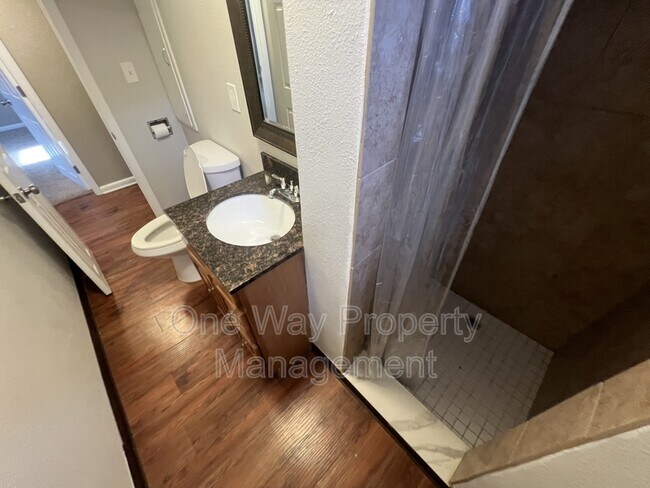 Building Photo - 1236 Wilshire Ave