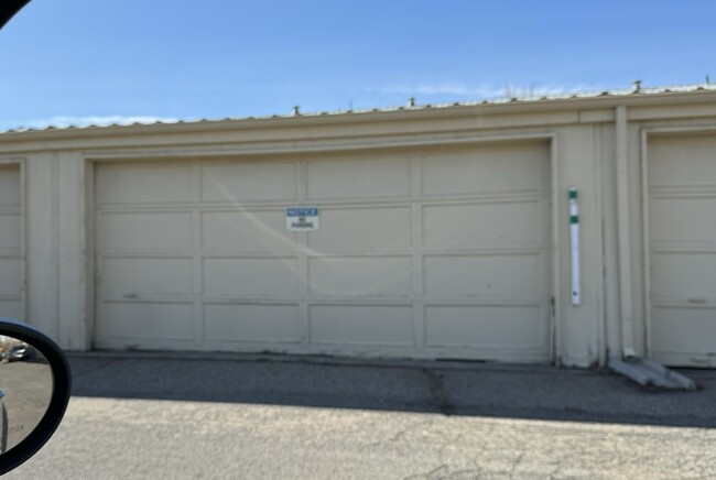 2-car garage, access from alley. - 1418 Kay St