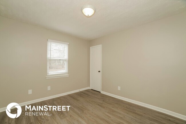 Building Photo - 5885 S Quail Dr