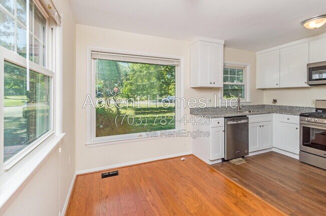 Building Photo - 5510 Trin St