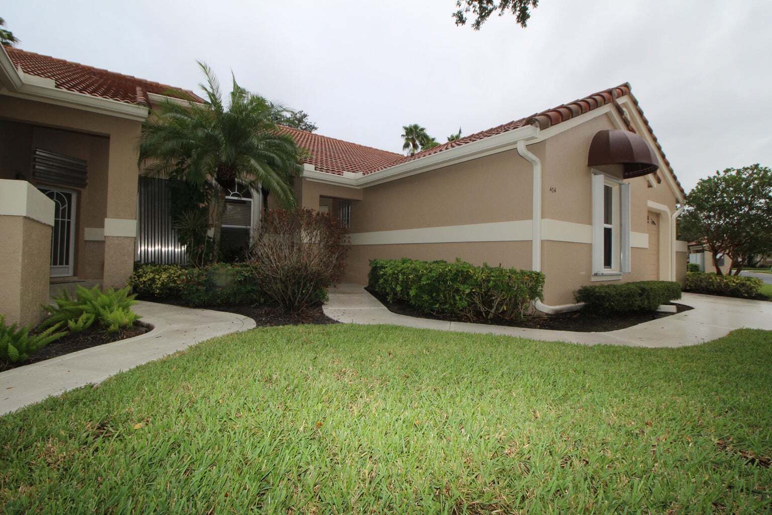 Building Photo - 404 Sabal Palm Ln