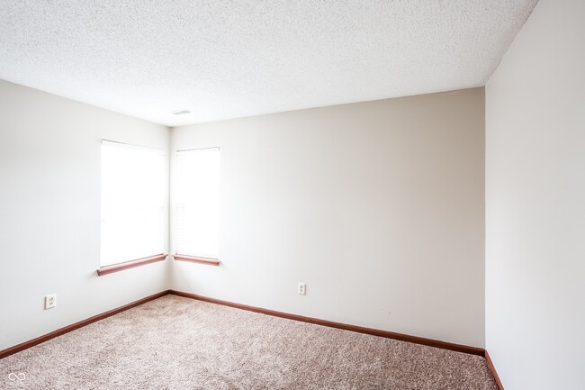 Building Photo - 8930 Lighthorse Dr