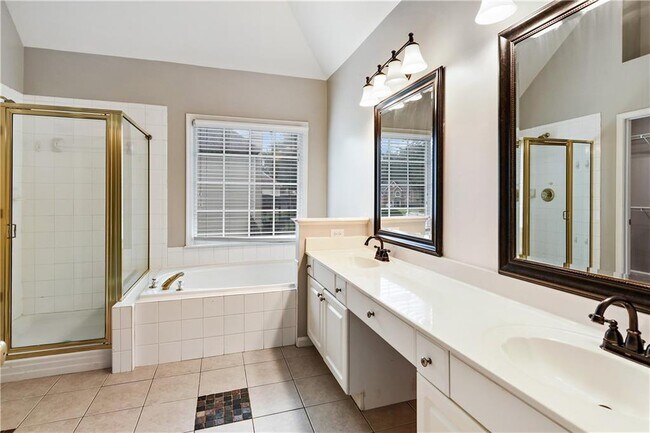 Building Photo - 2065 N Bethany Creek Dr