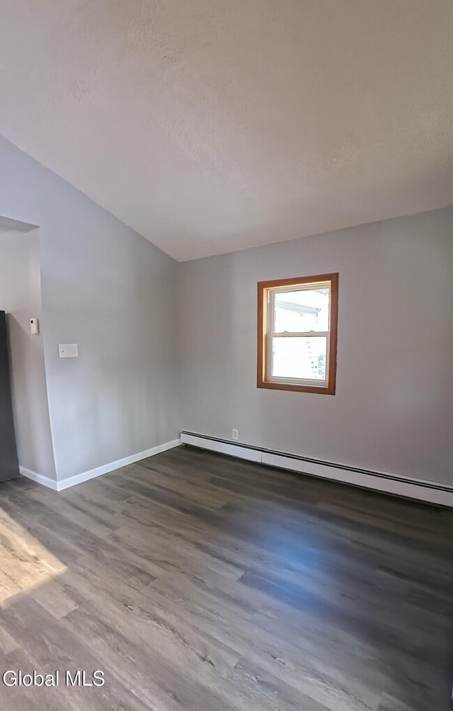 Building Photo - 190 Church Rd