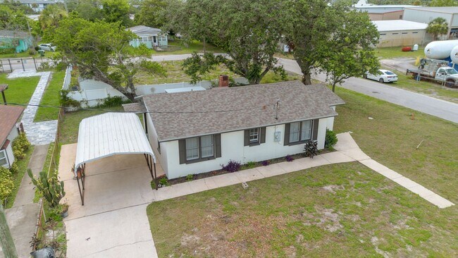 Building Photo - 2 Bed 1.5 Bath Jax Beach - Walk to the Beach- Newly remodeled