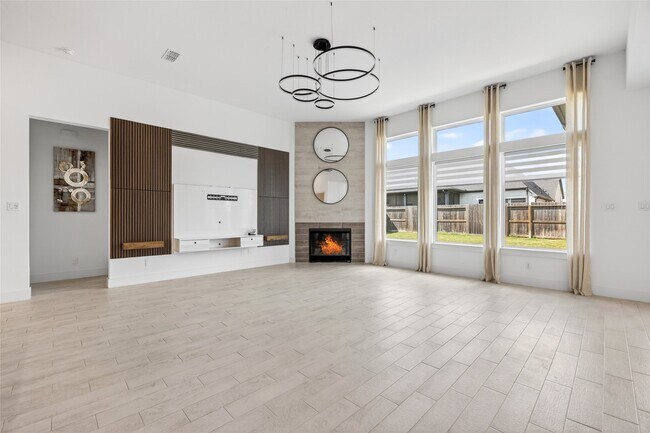 Building Photo - 32018 Crested Knl Ct