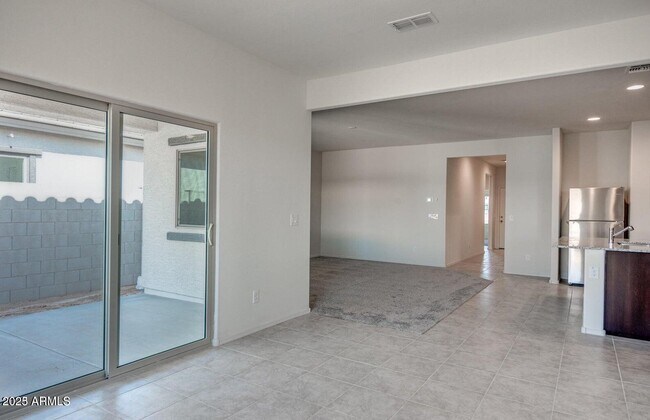 Building Photo - 18091 N Presley Ln