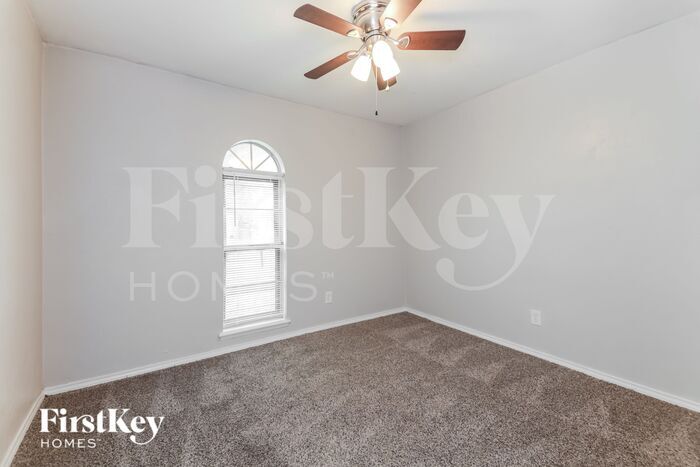 Building Photo - 1738 Dell Oak Dr
