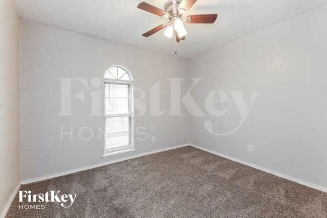 Building Photo - 1738 Dell Oak Dr