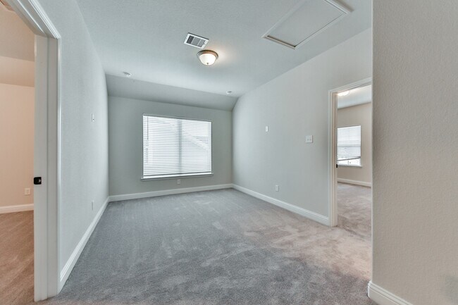 Building Photo - 11731 Tranquility Summit Dr