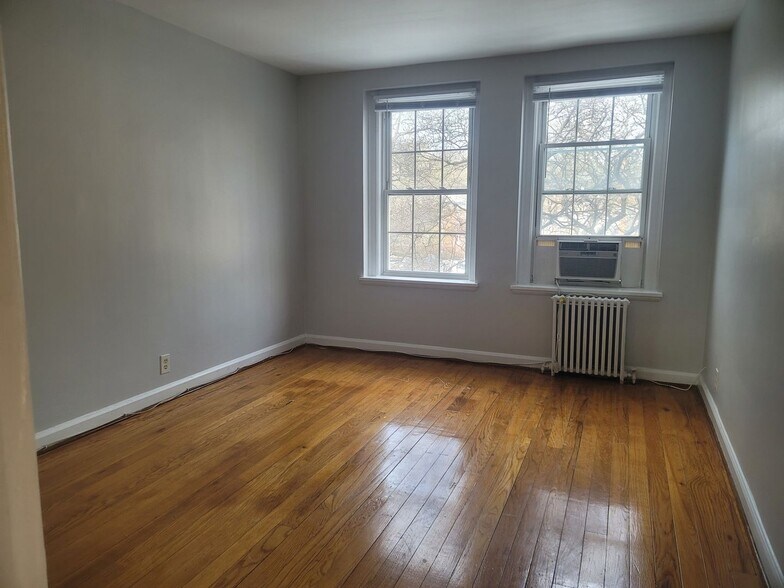 Building Photo - 2716 29th St SE