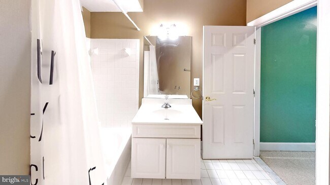 Building Photo - 309 Pure Spring Crescent