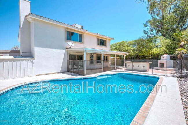 Building Photo - 1033 W Madero Ave