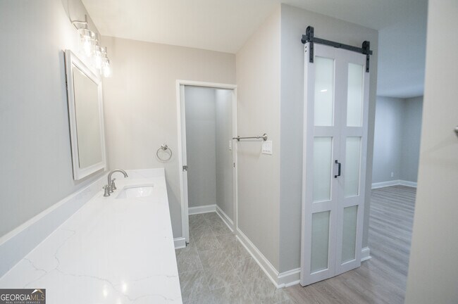 Building Photo - 290 Ginger Cake Rd