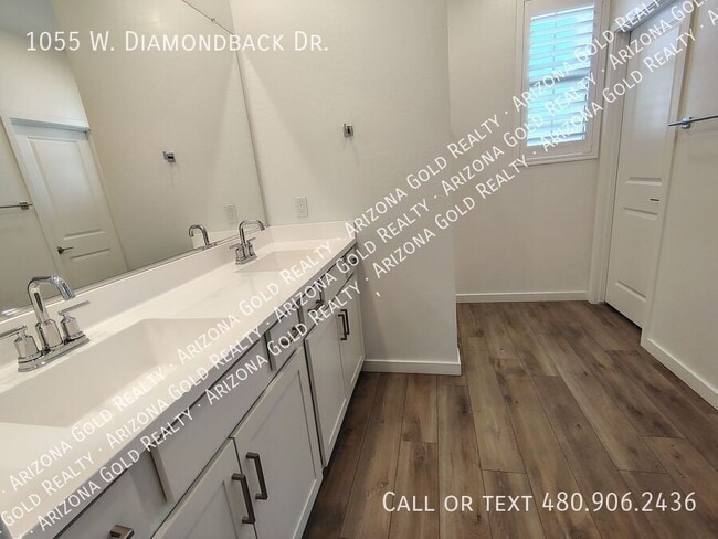 Building Photo - 1055 W. Diamondback Dr.