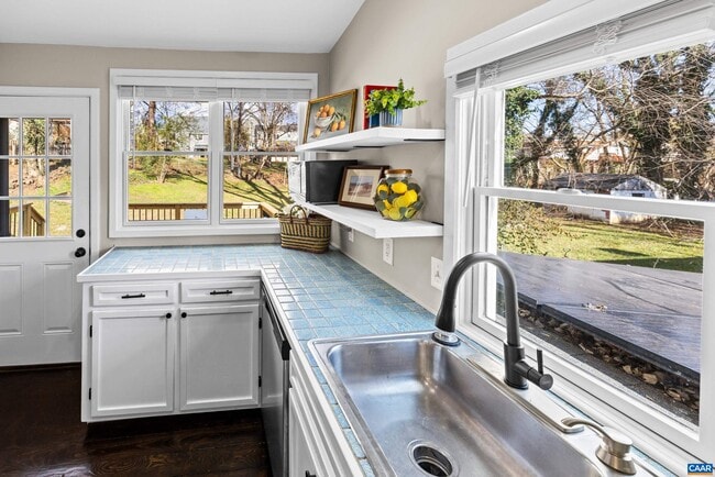 Building Photo - 1407 Vine St