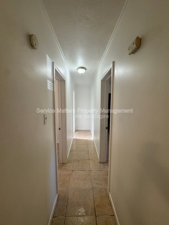 Building Photo - 714 N 48th Ave