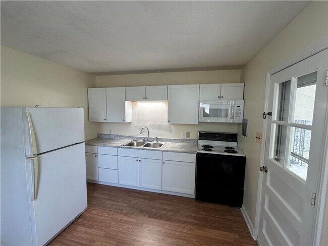 Building Photo - 4br Home for rent in Bethlehem PA