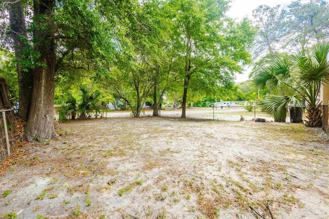 Building Photo - 22 Laurie Dr NE