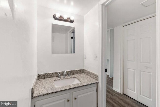Building Photo - 39 N Turnberry Dr
