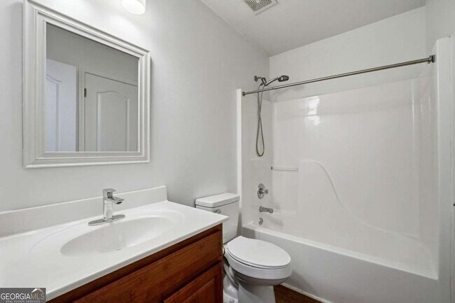 Building Photo - 6425 White Walnut Way