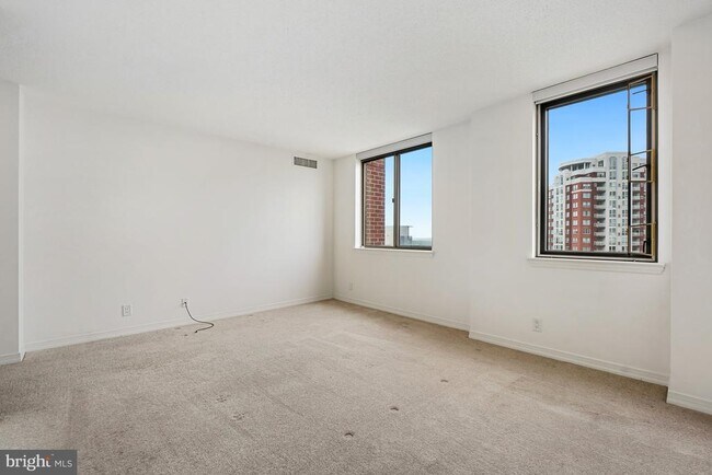 Building Photo - 5809 Nicholson Ln
