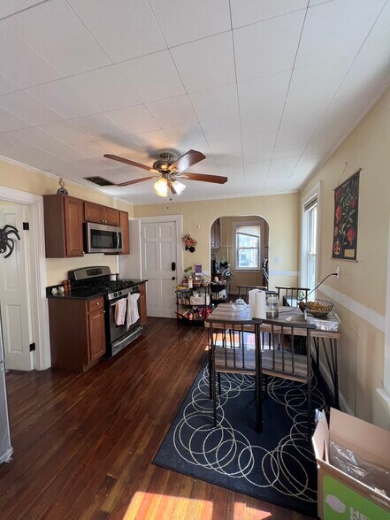 Building Photo - 19 Chandler St