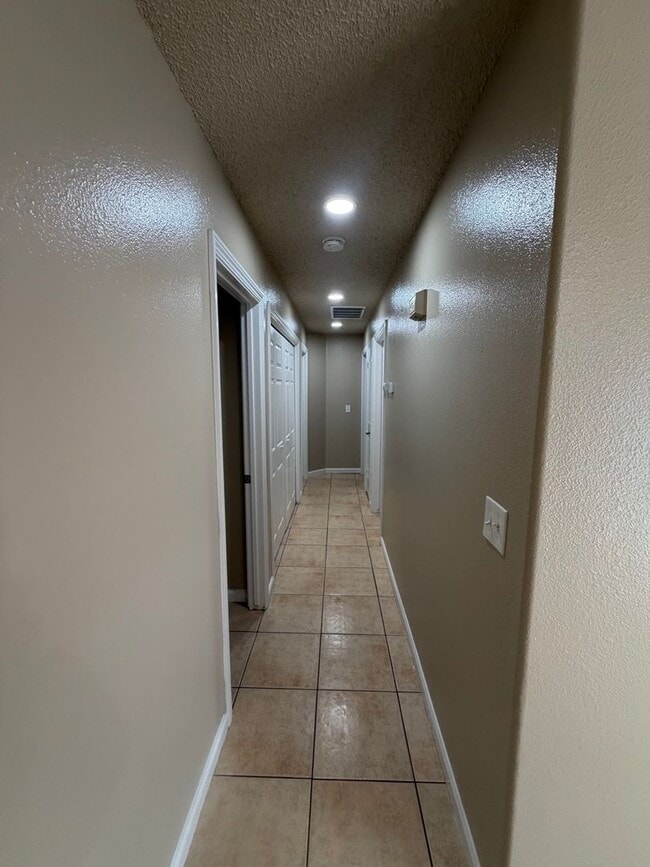 Building Photo - Apply today