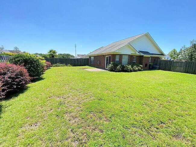 Building Photo - 109 Travertine Crossing