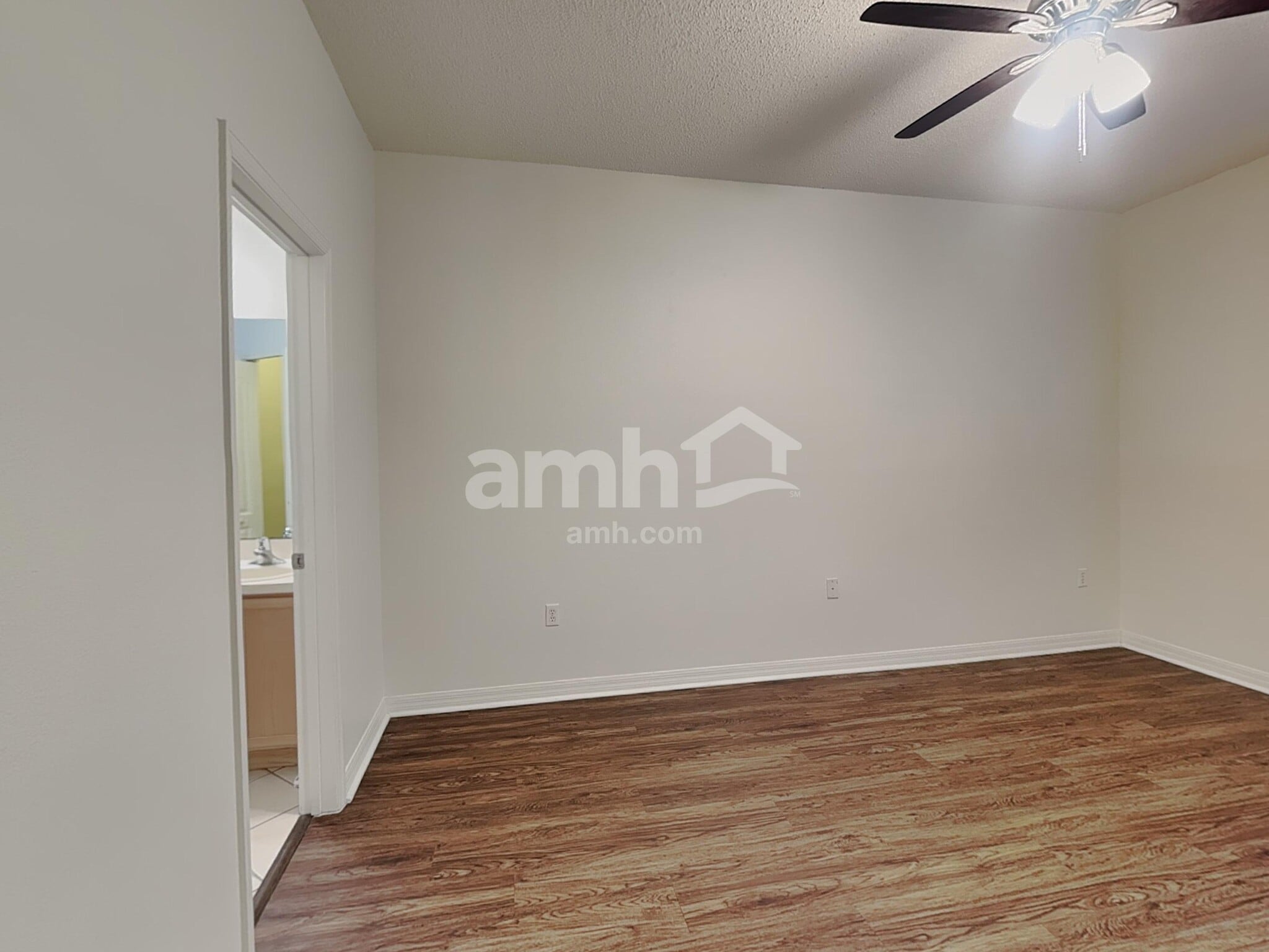 Building Photo - 10105 Granite Bay Dr
