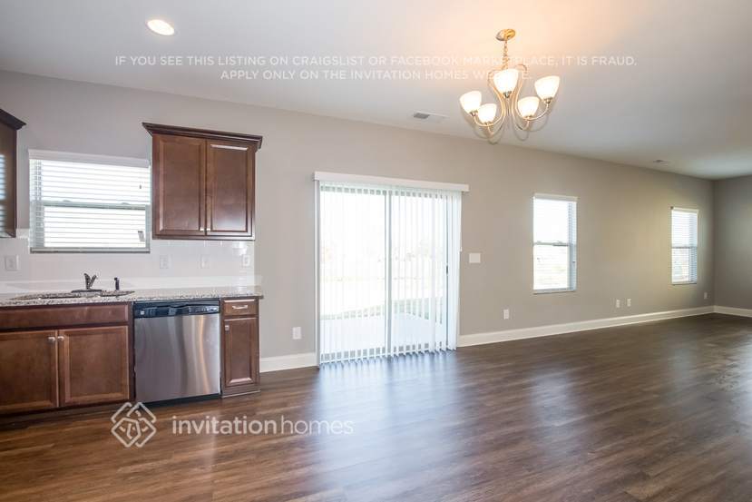 Building Photo - 5329 Roberta Crossing Dr