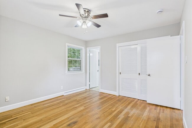 Building Photo - Large Home in Guilford Hills, Hardwood Flo...