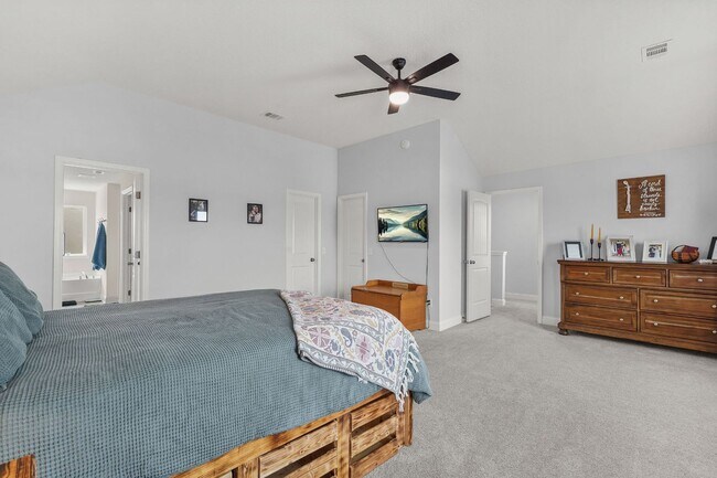 Building Photo - Like New Construction in Ludowici