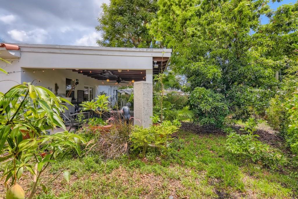Building Photo - 6890 SW 51st St