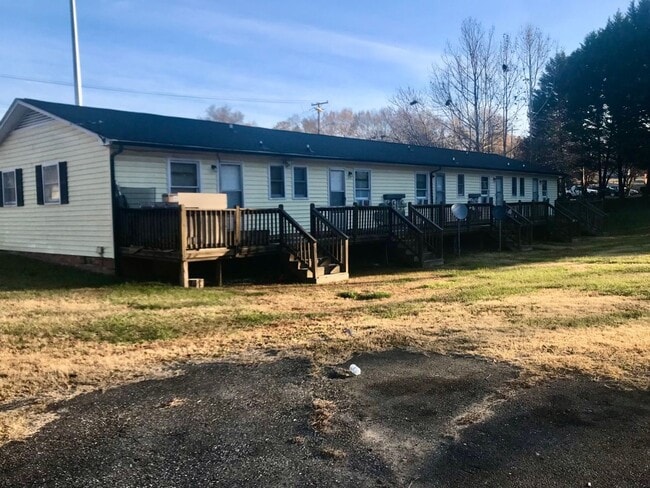 Building Photo - Adorable 1 bedroom 1 bath apartment . Loca...