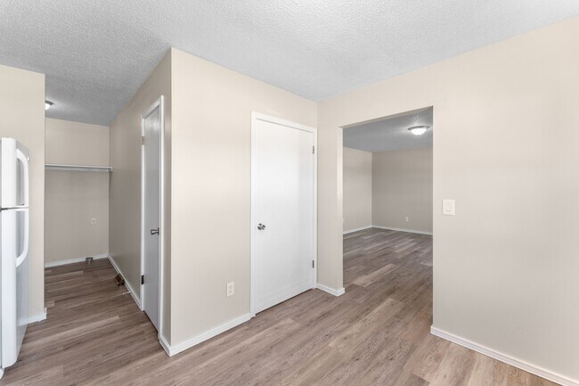 Building Photo - 2462 N Homewood Ave