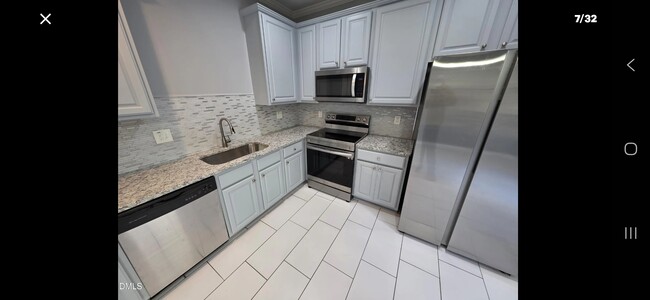 Building Photo - 650 Ganyard Farm Way