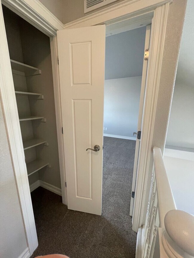 Building Photo - $300 Off 1st Month if Lease Starts by 4/10!