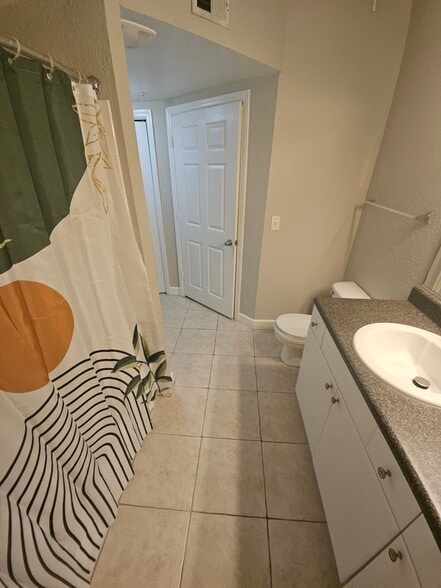 Building Photo - 202 E South St