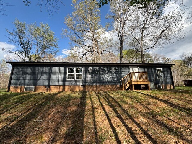 Building Photo - 2 BED, 1 BATH MOBILE HOME IN RANDLEMAN