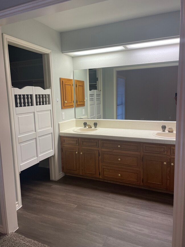 Building Photo - 1801 Woodstone Dr