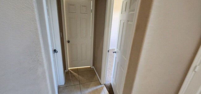 Building Photo - Charming 3 bedroom home with great curb ap...