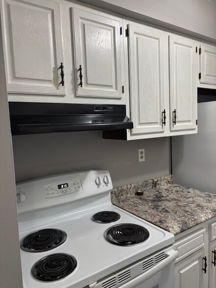 Building Photo - 33297 Kingslane Ct