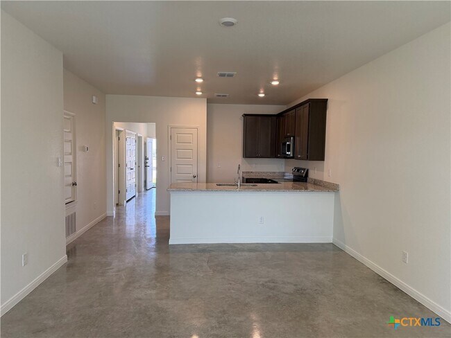 Building Photo - 2011 Bear Grass Rdg Rd