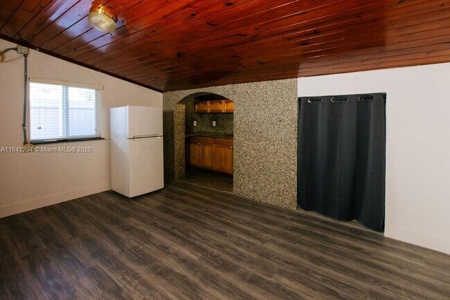Building Photo - 8943 SW 25th St