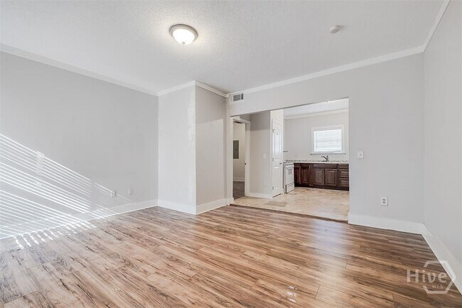 Building Photo - 508 E Liberty