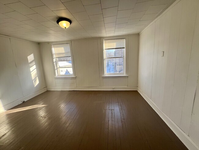 Building Photo - 26 N 16th St