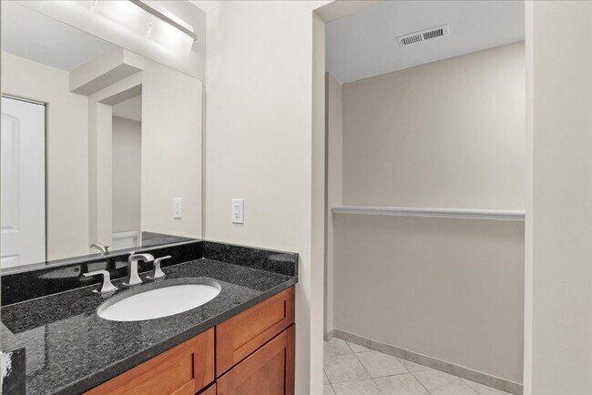 Building Photo - Available Now – Renovated 5BR / 3BA Home in Quiet Sterling Cul-de-Sac