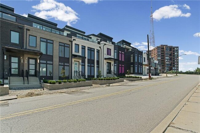 Building Photo - 1607 Grandview Ave