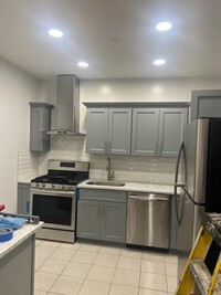 Building Photo - 3 bedroom in Queens NY 11106